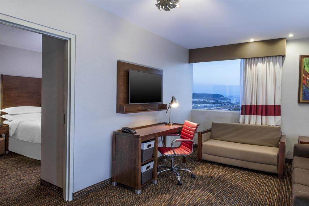 Four Points By Sheraton Queretaro Norte Jurica Exterior photo