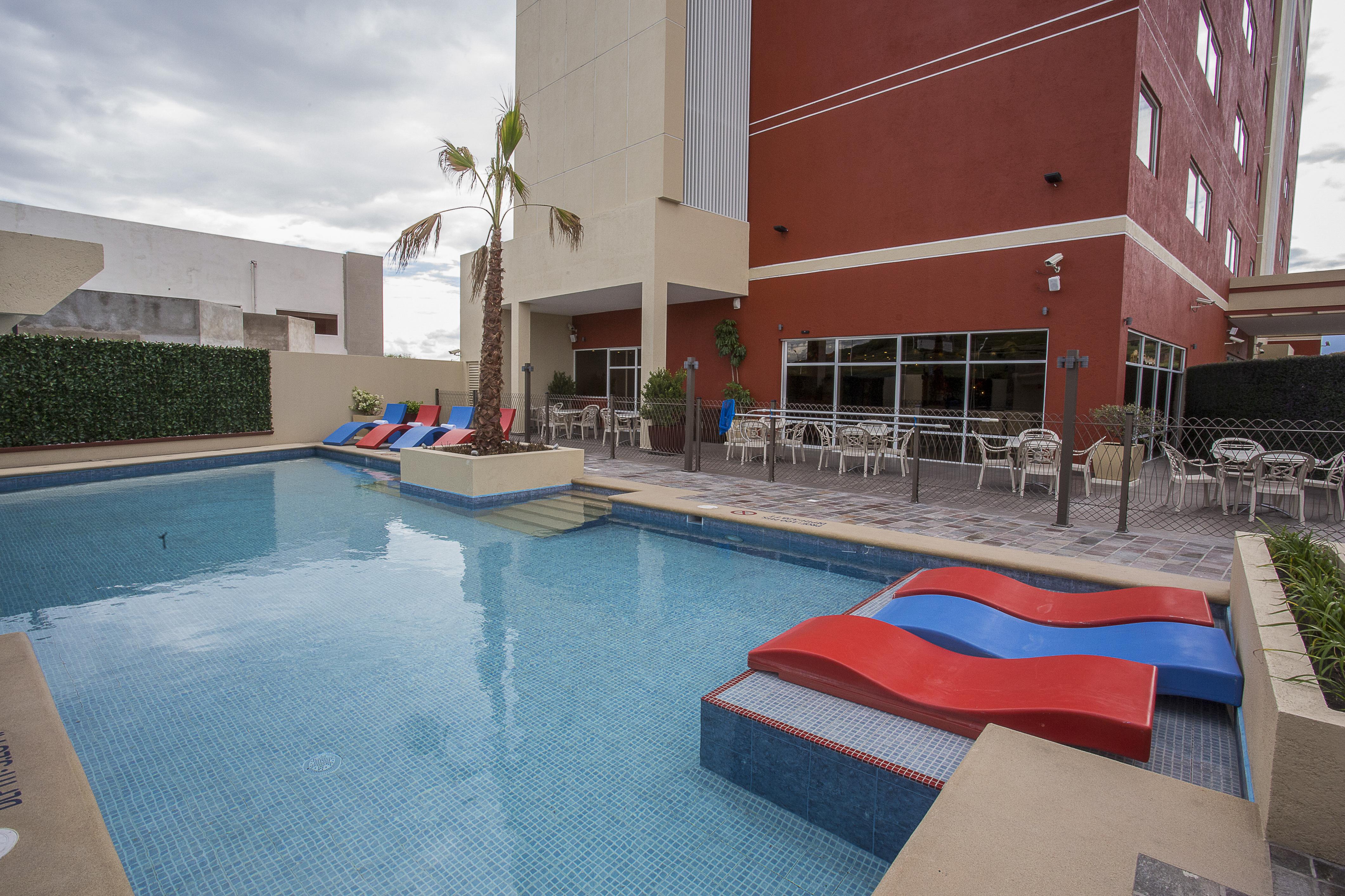 Four Points By Sheraton Queretaro Norte Jurica Exterior photo