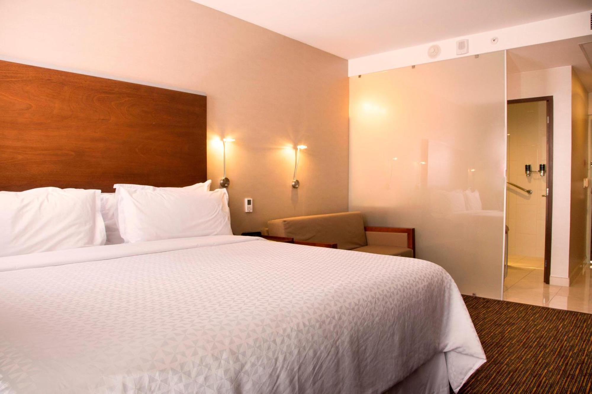 Four Points By Sheraton Queretaro Norte Jurica Exterior photo