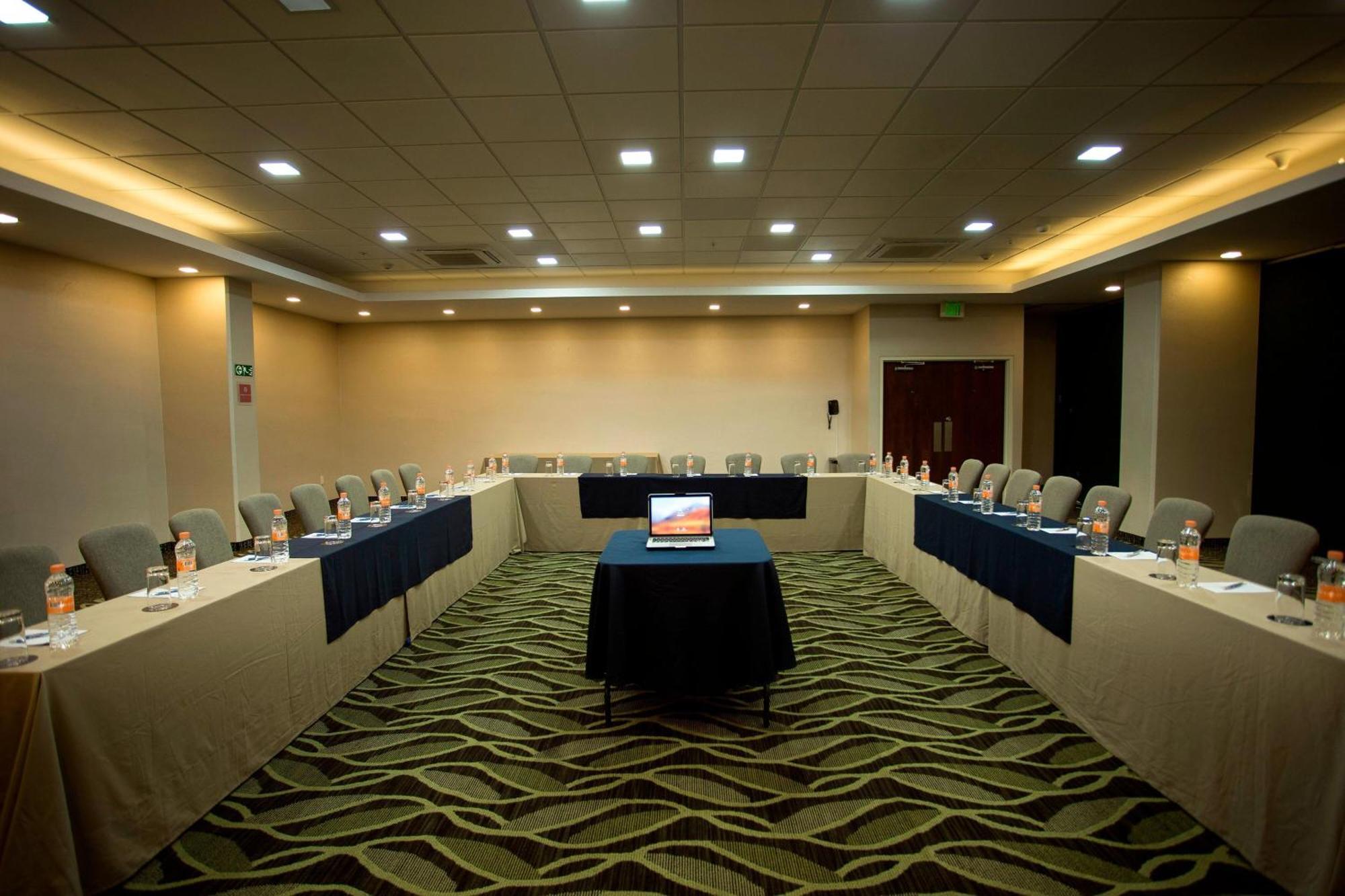 Four Points By Sheraton Queretaro Norte Jurica Exterior photo