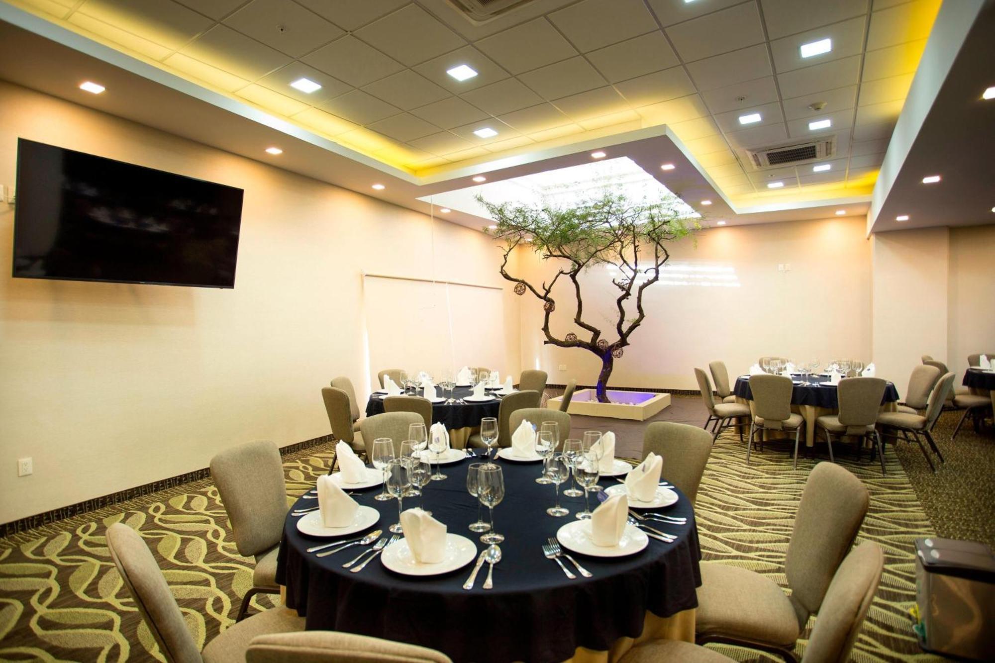 Four Points By Sheraton Queretaro Norte Jurica Exterior photo