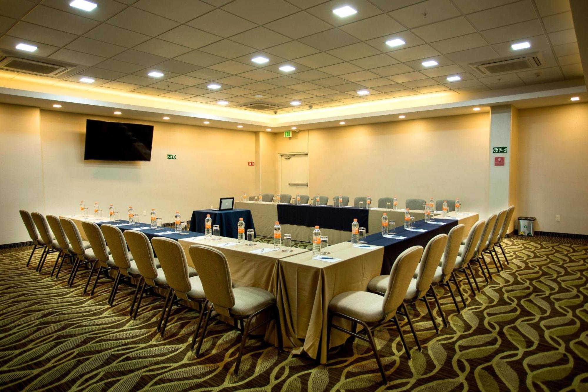 Four Points By Sheraton Queretaro Norte Jurica Exterior photo