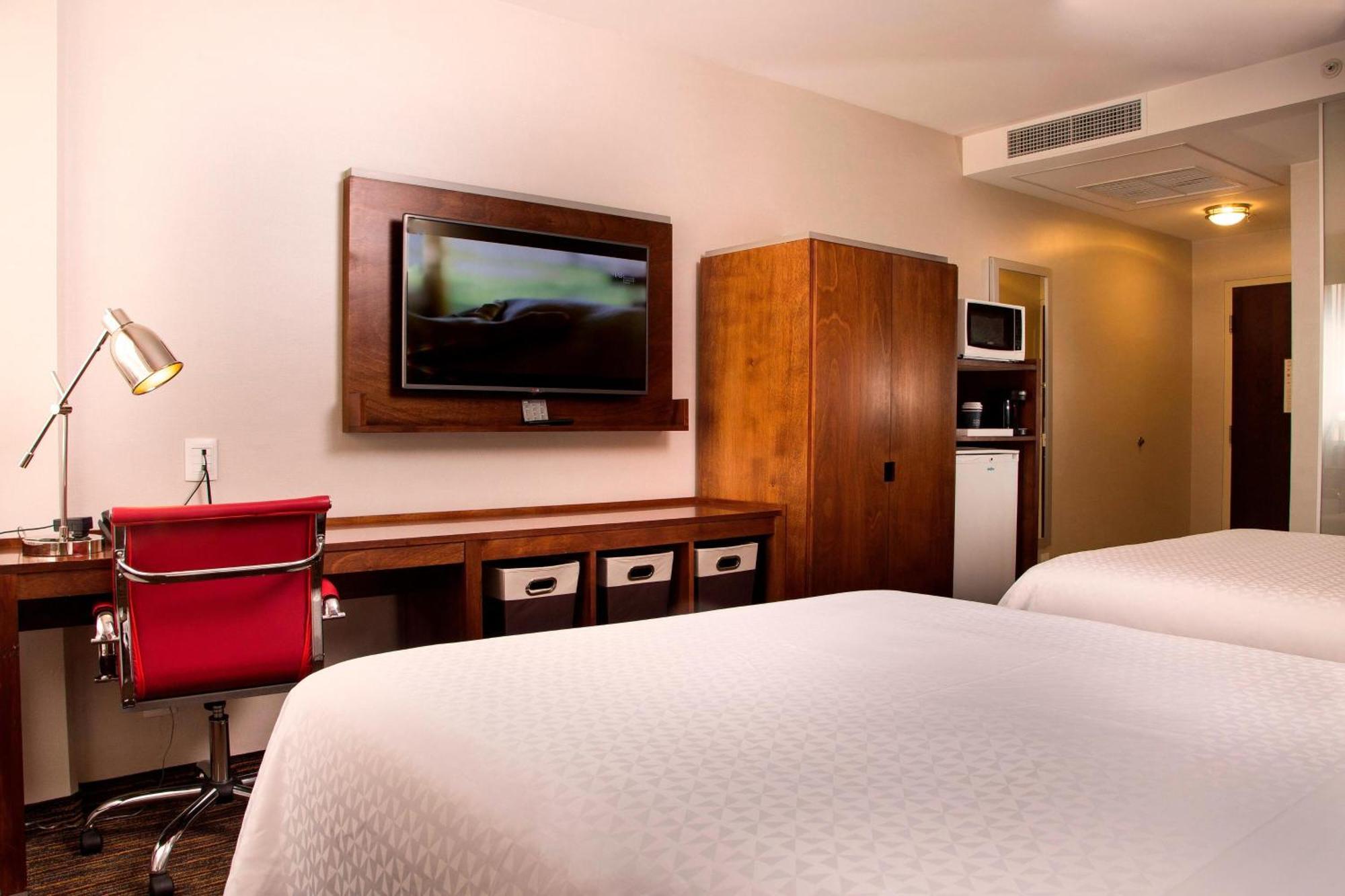 Four Points By Sheraton Queretaro Norte Jurica Exterior photo