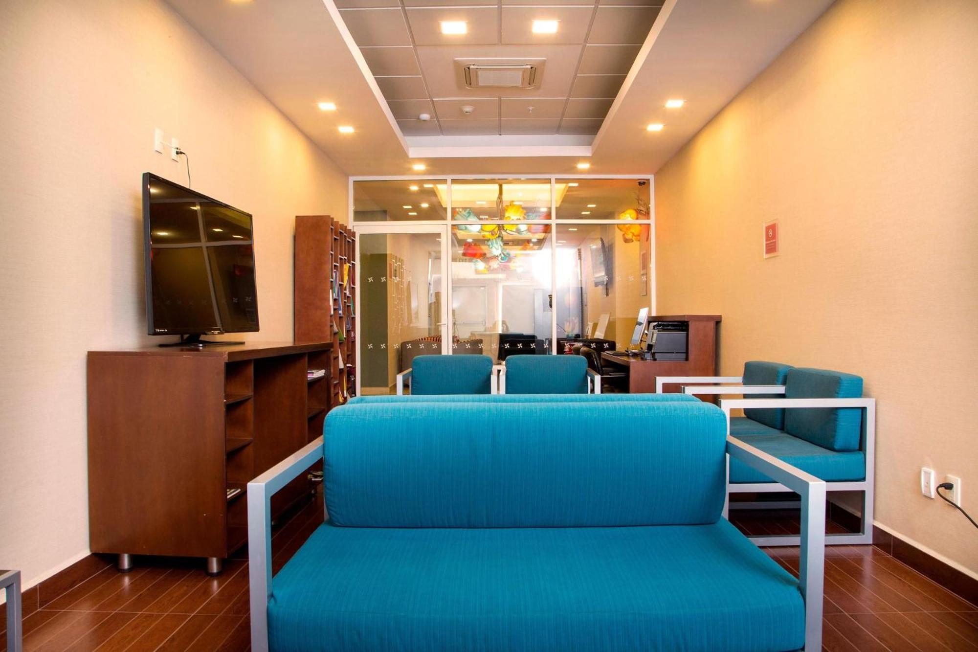 Four Points By Sheraton Queretaro Norte Jurica Exterior photo