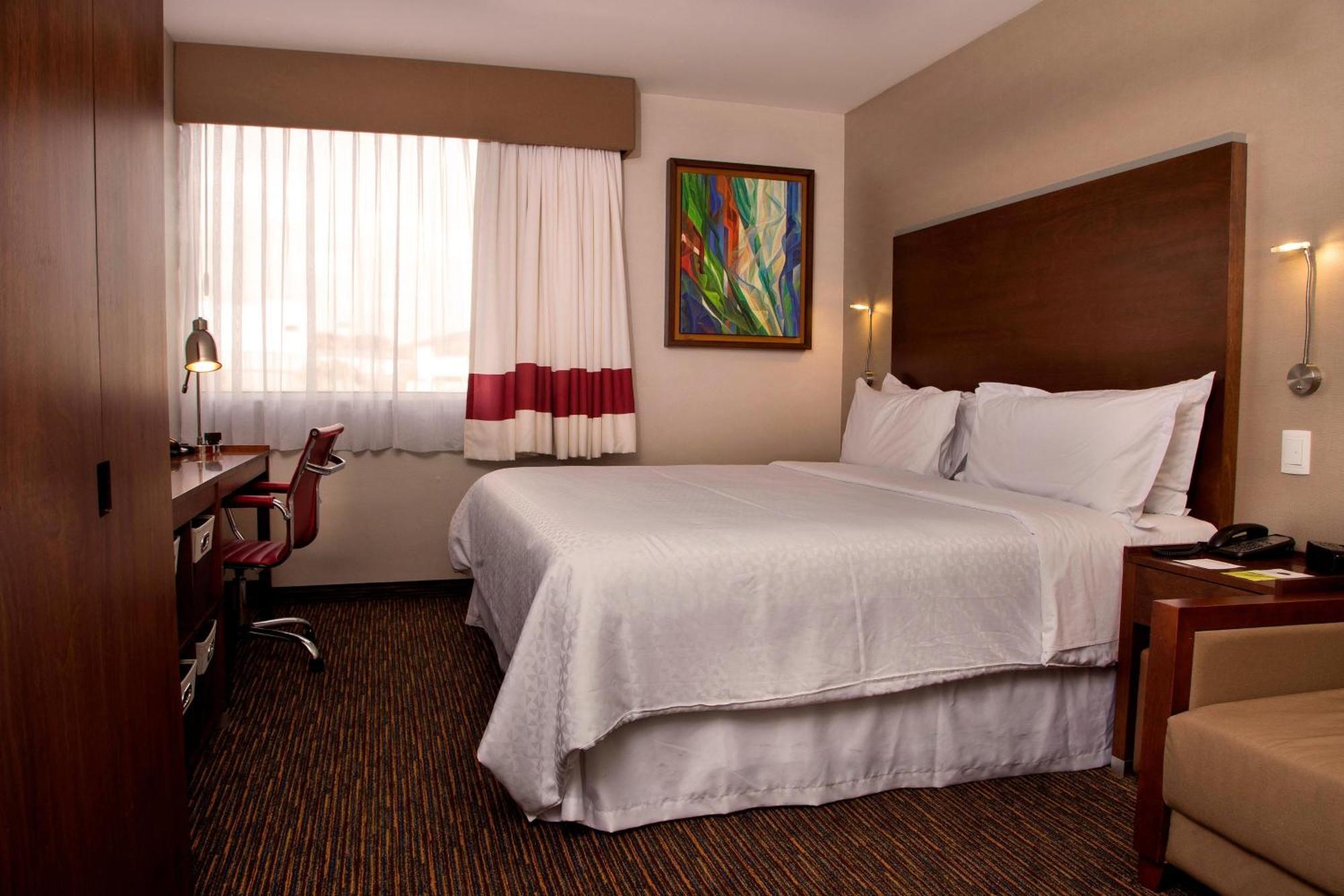 Four Points By Sheraton Queretaro Norte Jurica Exterior photo